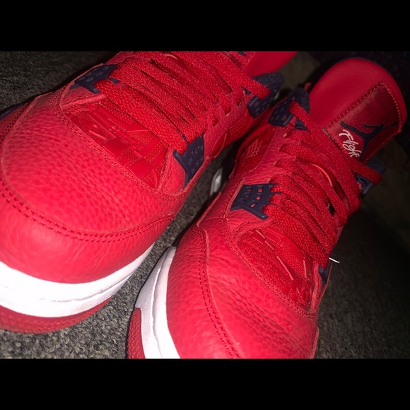 Jordan 4 retro (Used - but in great condition) - Picture 3 of 3